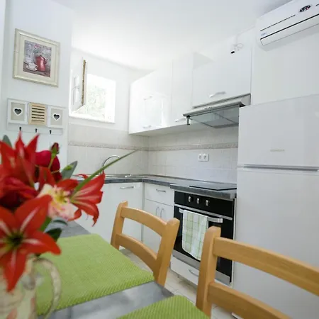 Charming With Sea View And Swimming Pool Villa *